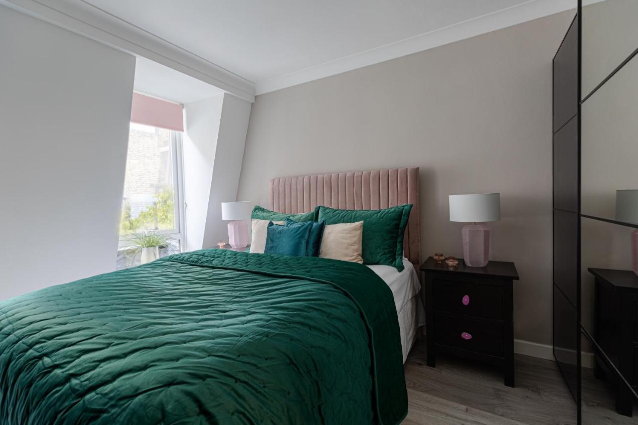 Explore The Most Exquisite West-End From A Harrods Family And Couple Home Λονδίνο Εξωτερικό φωτογραφία